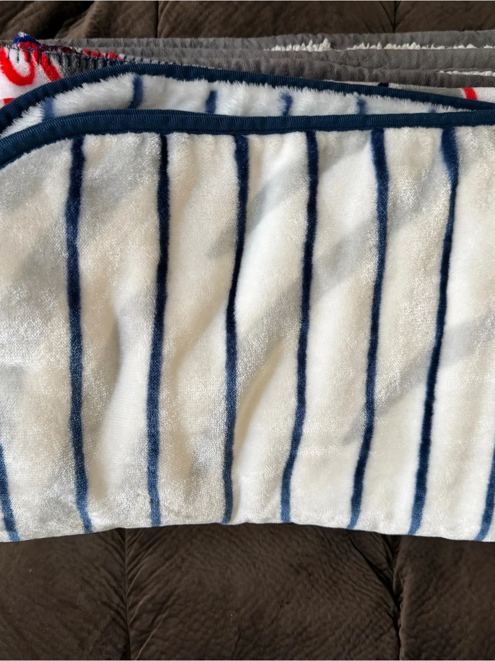 New York Yankees Navy & White Pinstripe Throw Blanket NWOT